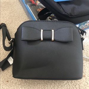 Crossbody bag with bow